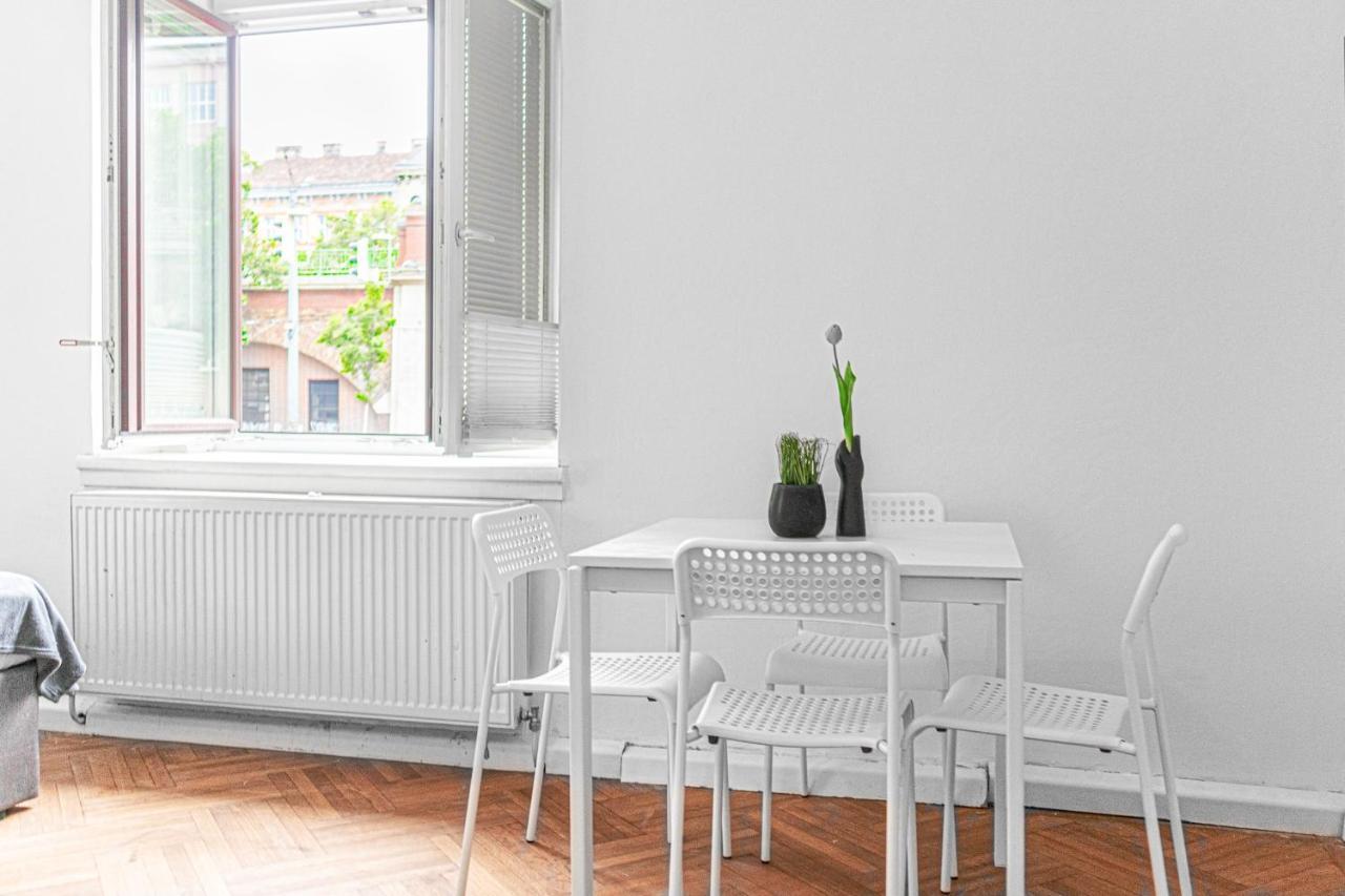 Joyful At Superb Location Near Akh Hospital Wien